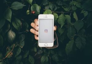 PROTECCIÓN DE MENORES EN REDES SOCIALES: ¿SEGURIDAD DIGITAL O RIESGO PARA LOS DERECHOS FUNDAMENTALES?